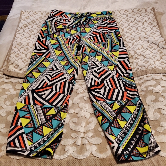 Live Love Dream bright workout capris - Picture 7 of 8